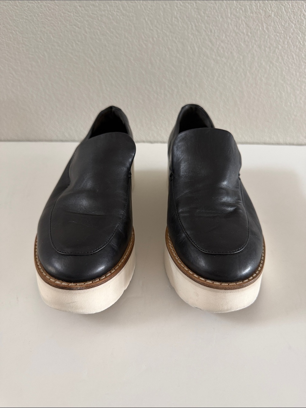 Vince Women's Zeta Black Leather Platform Loafers Size 7 Casual Comfort Slip On